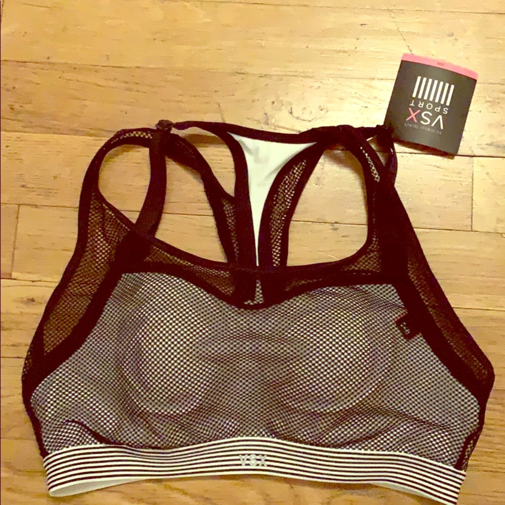 NWT Victoria’s Secret Sports Bra
